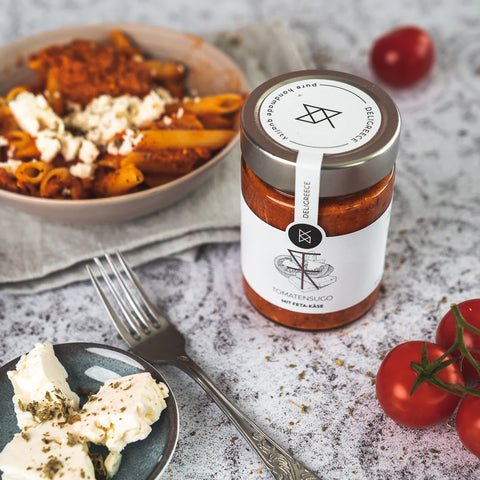 Tomatensugo mit Feta-Käse